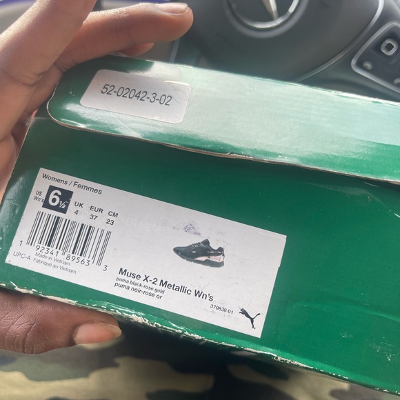 Brand new Pumas never worn - Picture 5 of 5